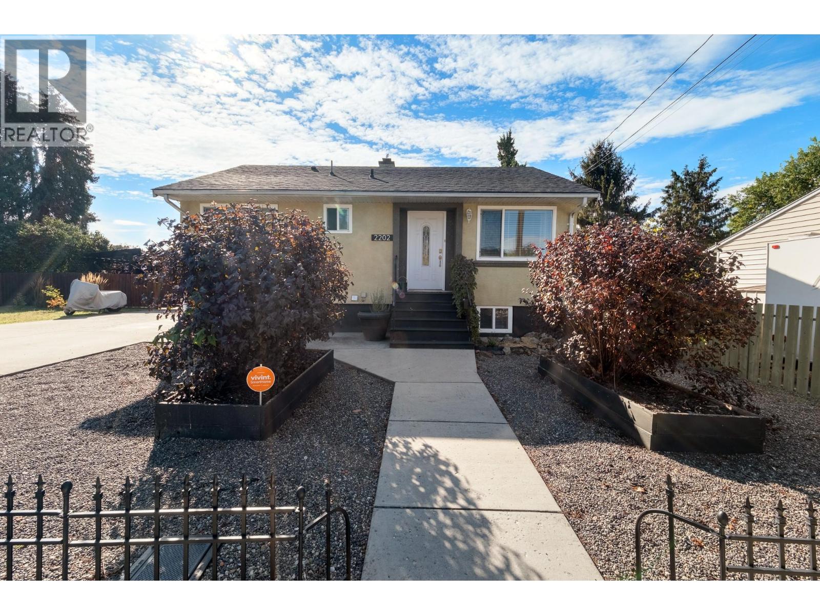 2202 42 Avenue Property Photo 1