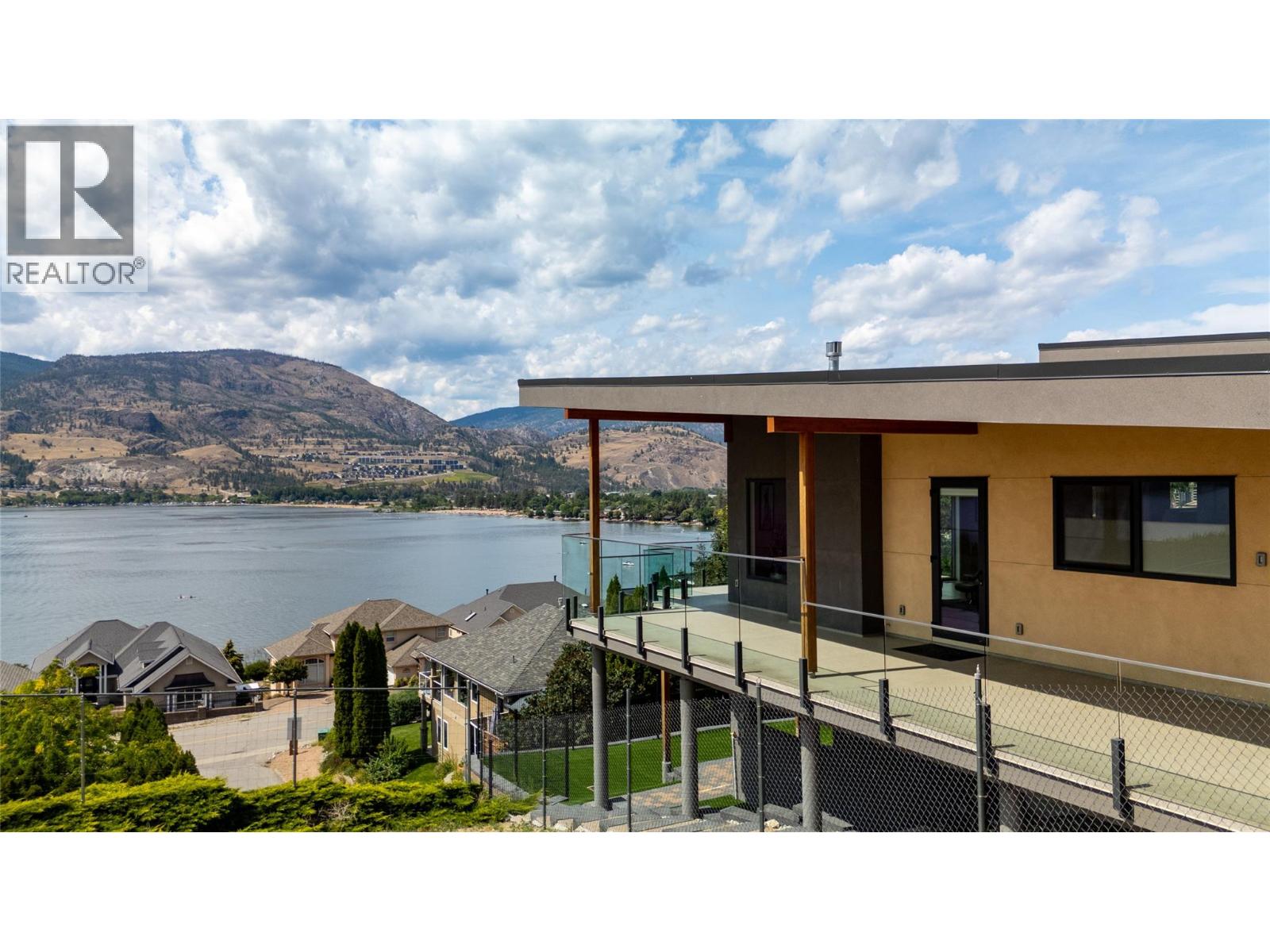 3984 Finnerty Road Property Photo 11