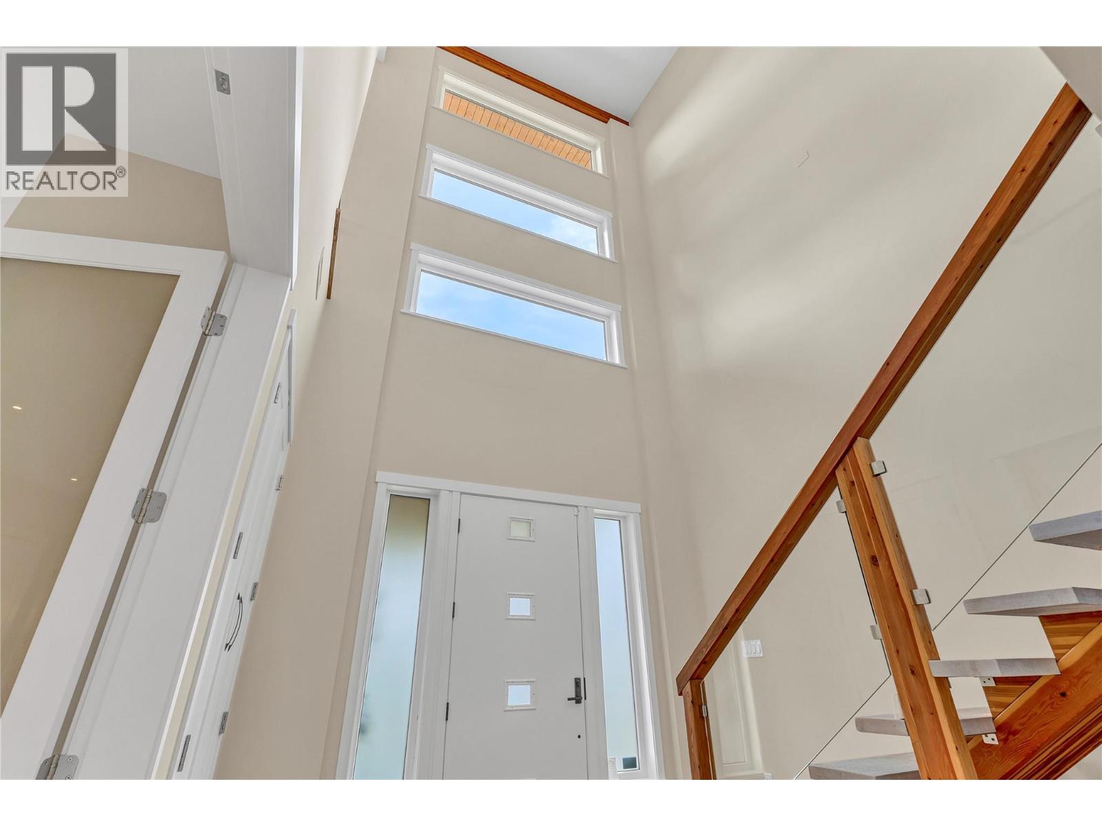 3984 Finnerty Road Property Photo 15