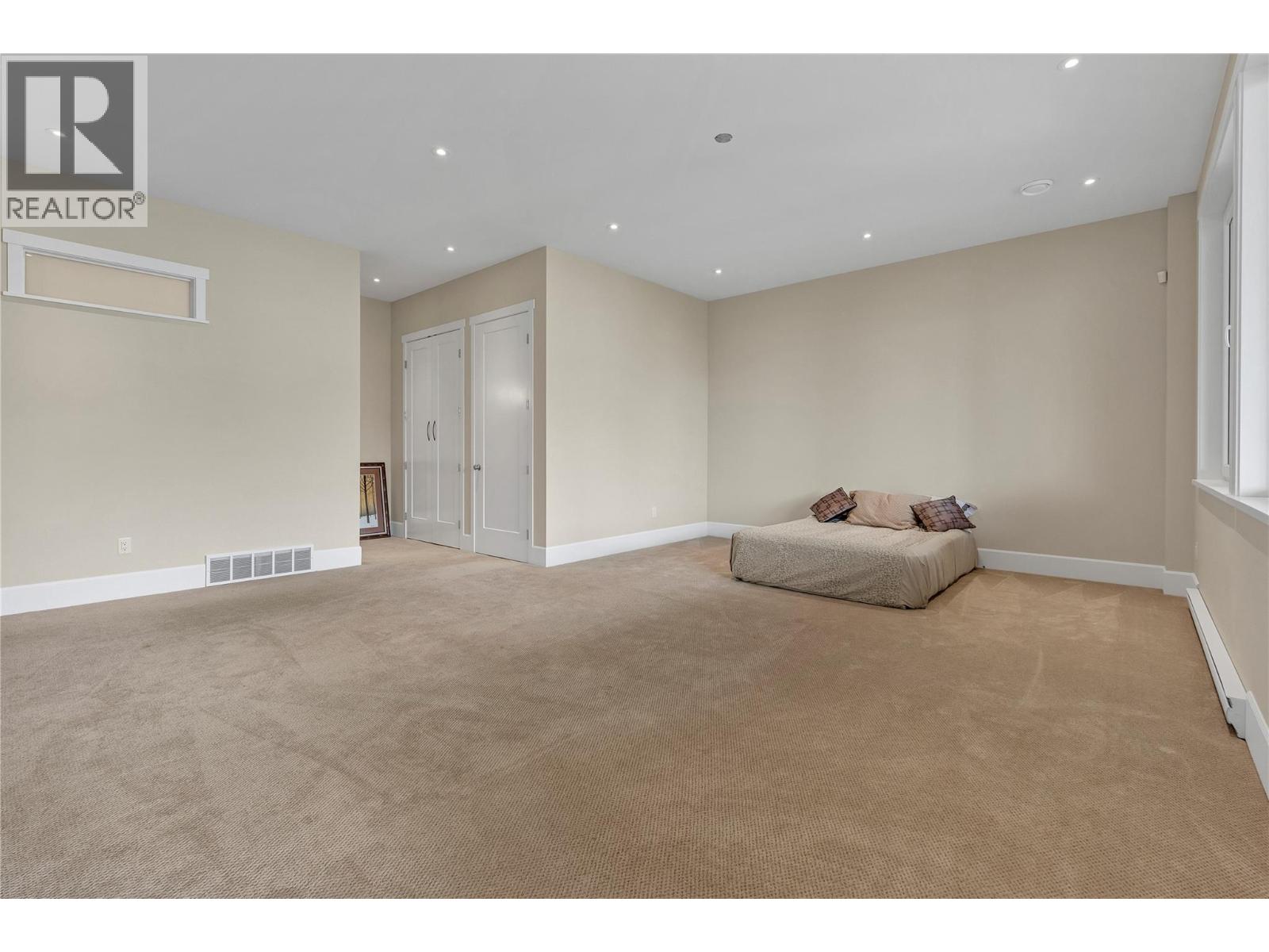 3984 Finnerty Road Property Photo 19