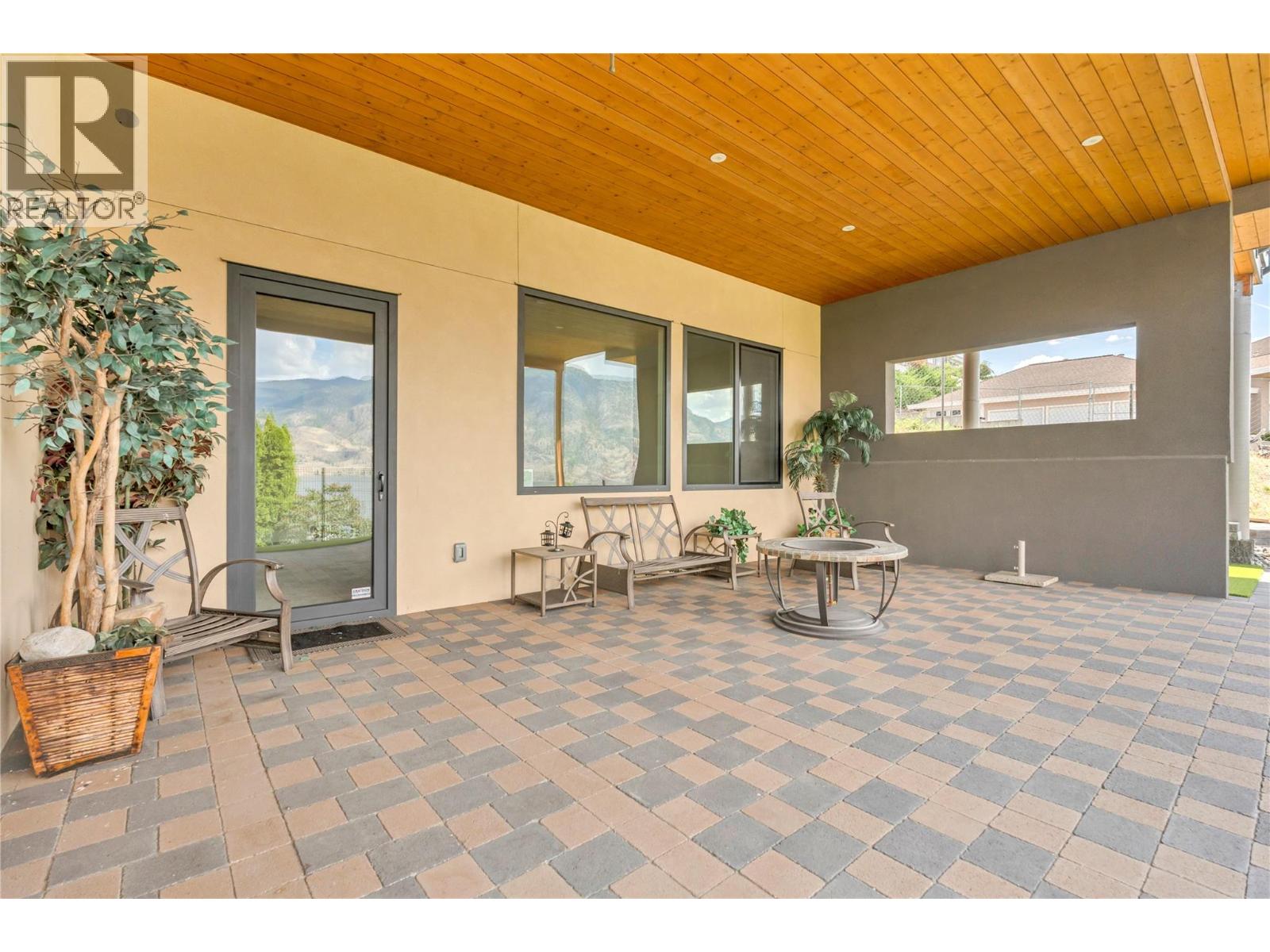 3984 Finnerty Road Property Photo 23