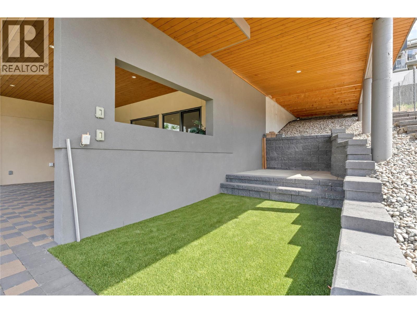 3984 Finnerty Road Property Photo 26