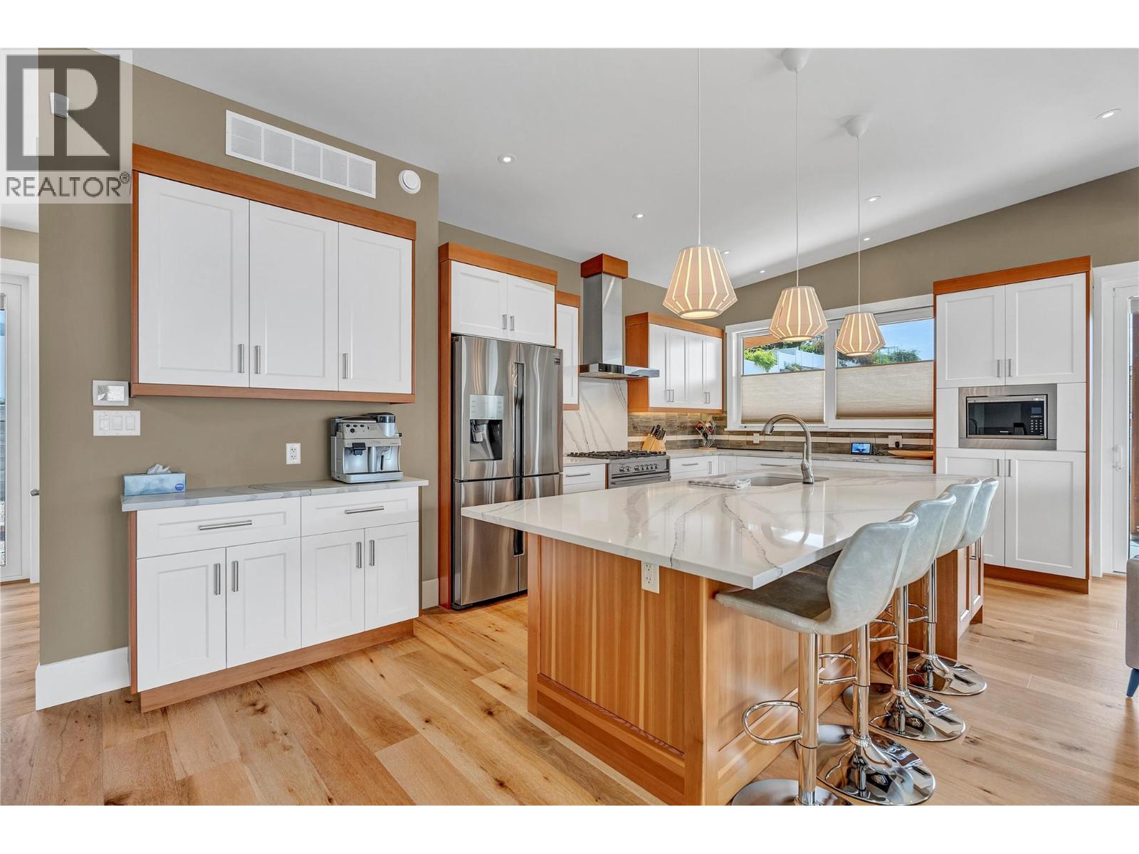 3984 Finnerty Road Property Photo 29