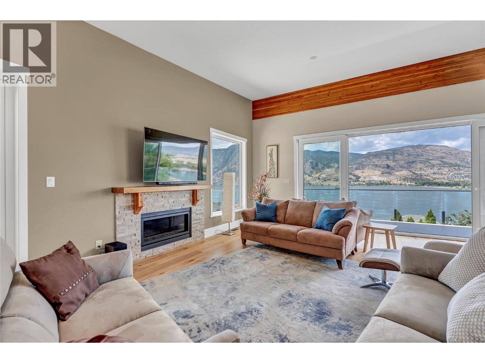 3984 Finnerty Road Property Photo 36