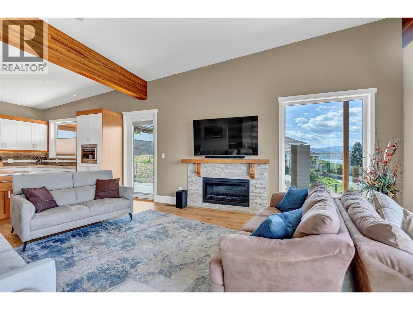 3984 Finnerty Road Property Photo 38