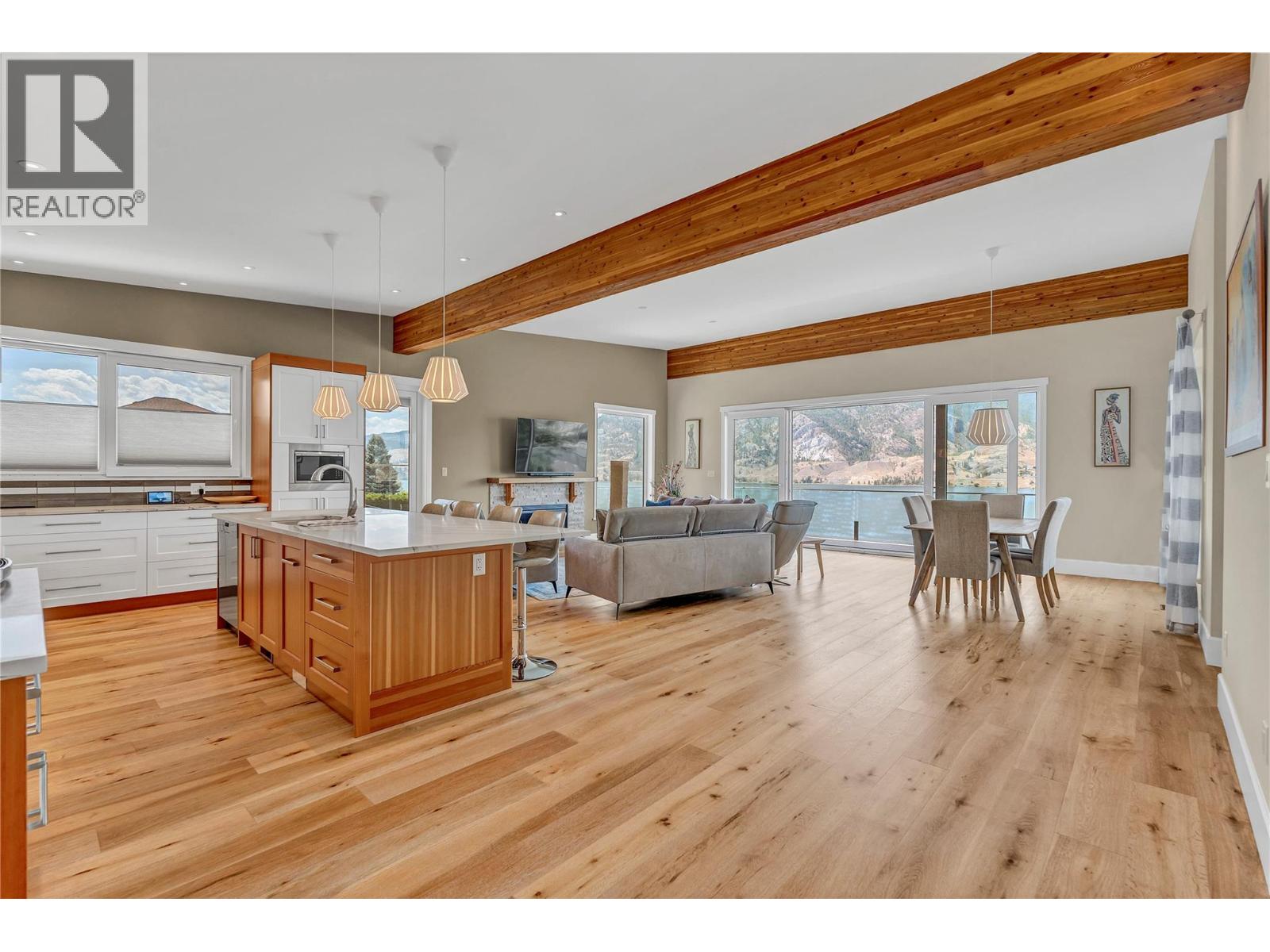 3984 Finnerty Road Property Photo 42