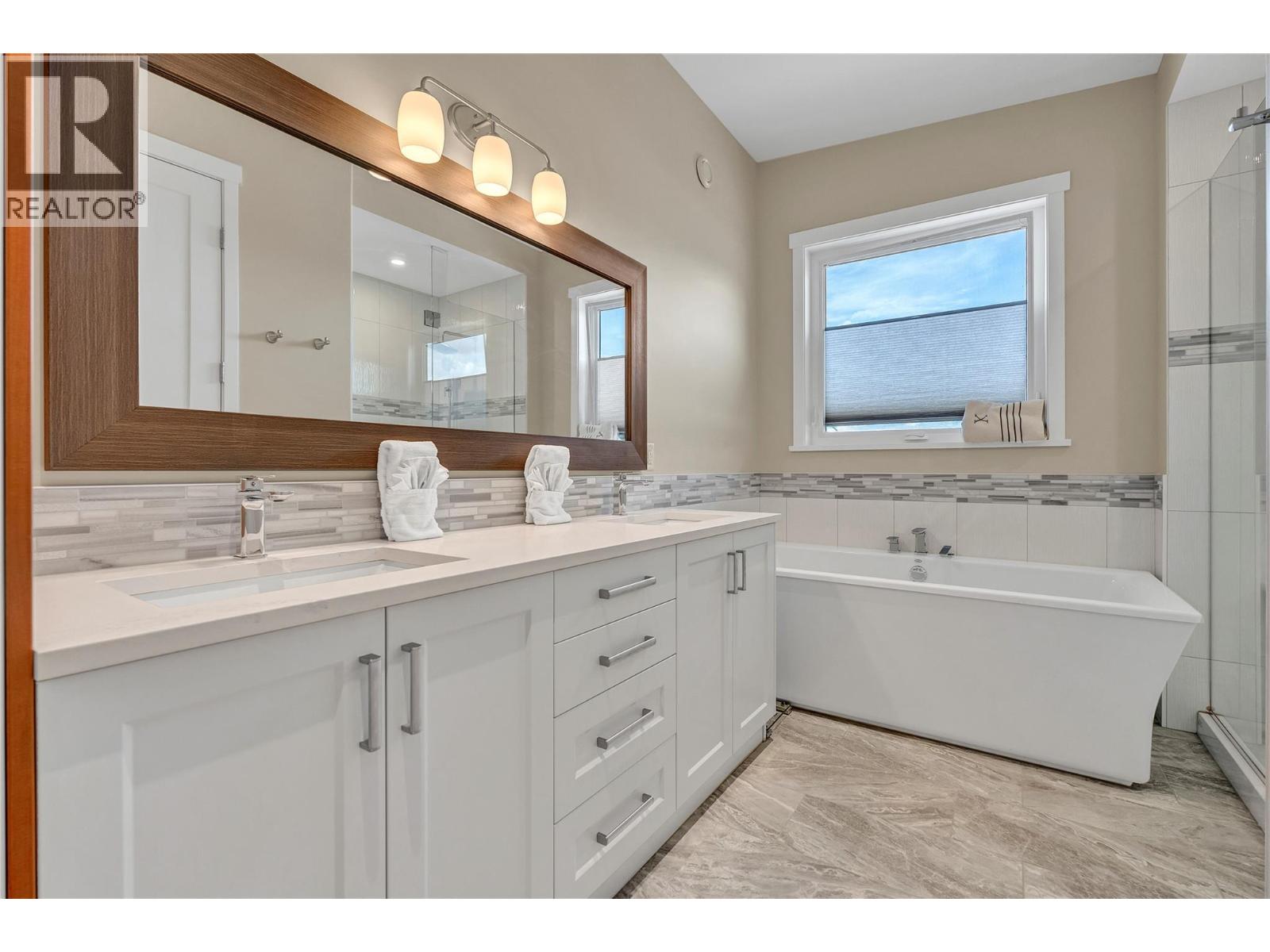 3984 Finnerty Road Property Photo 52
