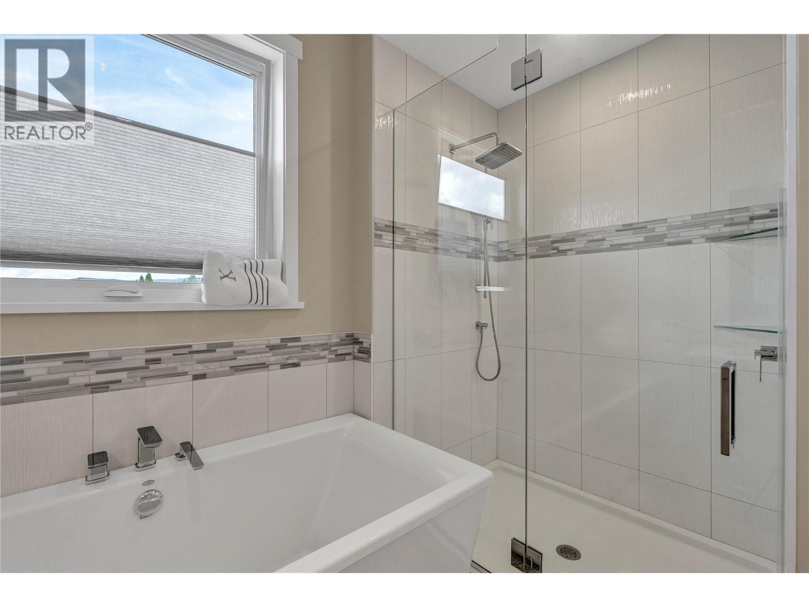 3984 Finnerty Road Property Photo 54
