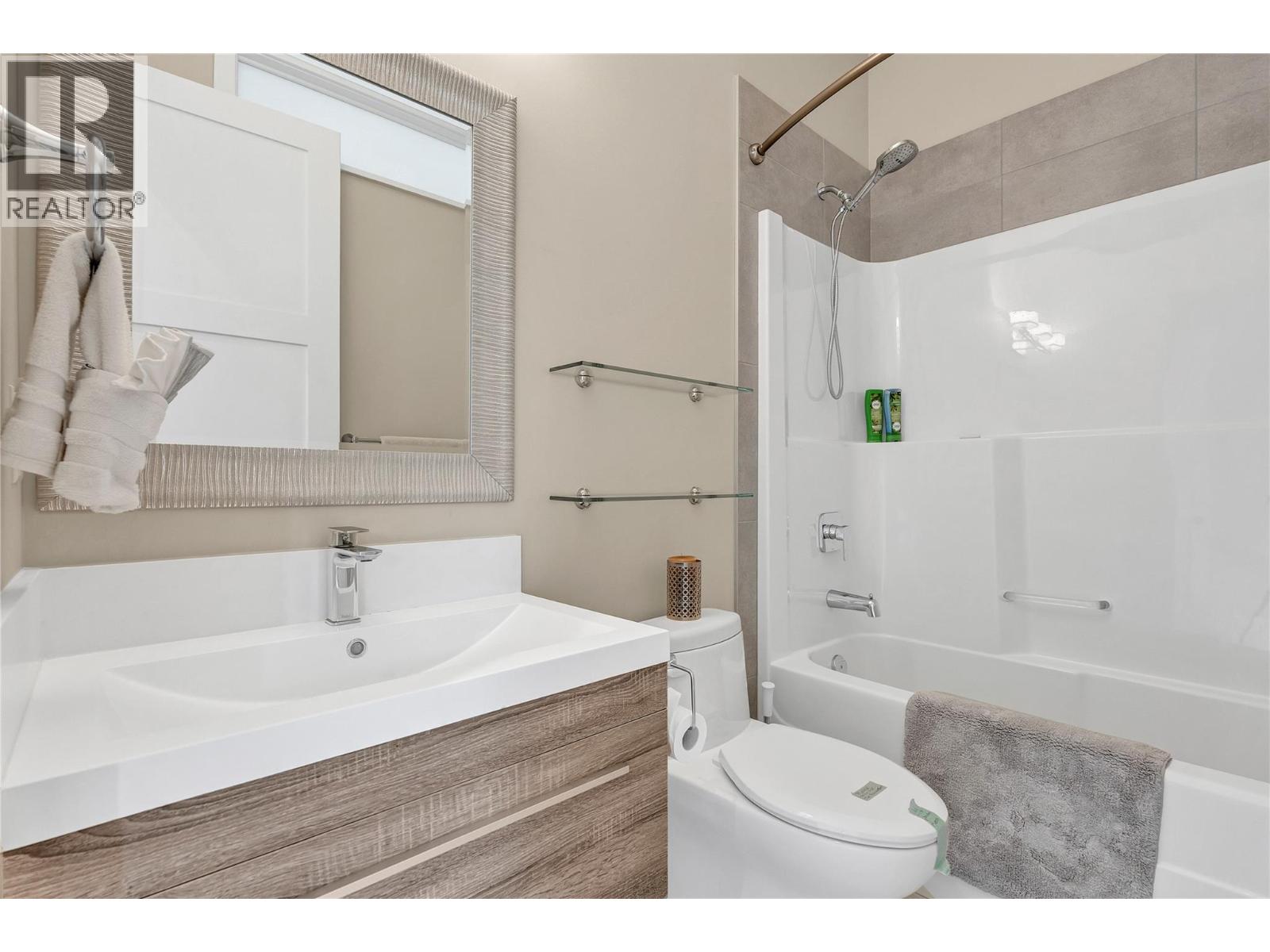 3984 Finnerty Road Property Photo 60