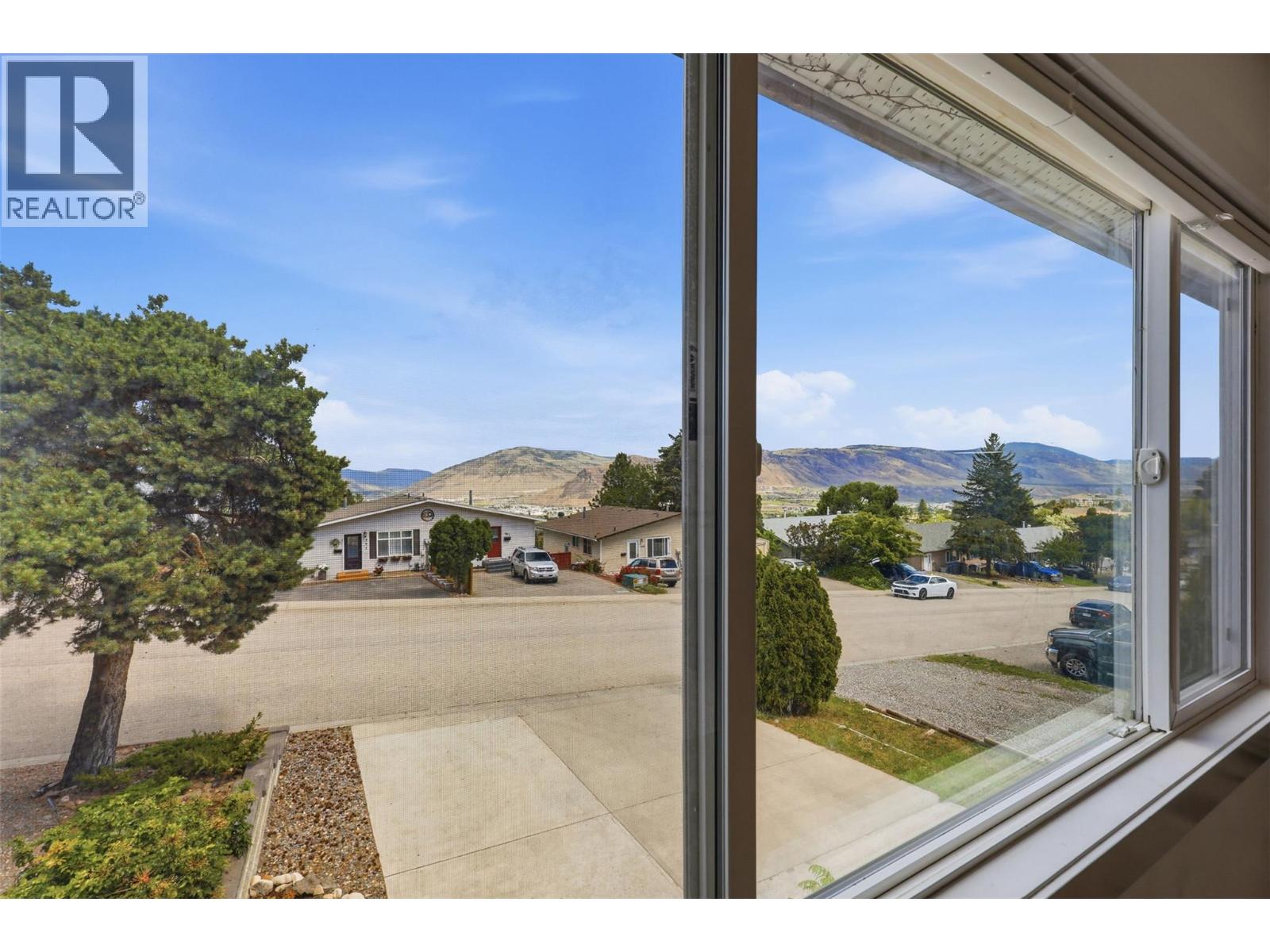 393 Waddington Drive Property Photo 10