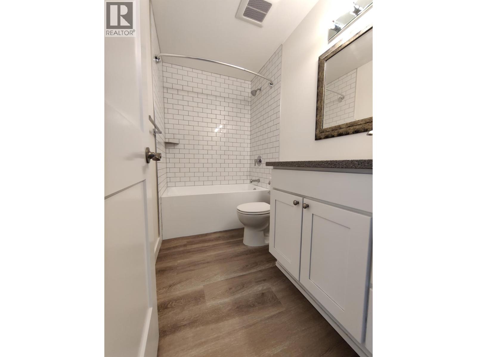 393 Waddington Drive Property Photo 12