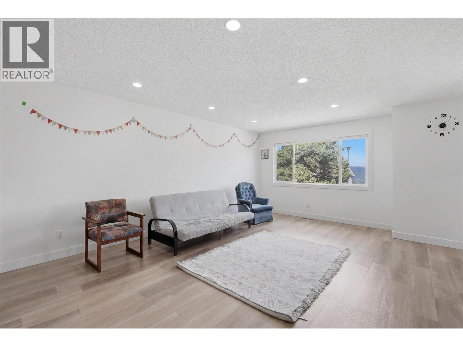 393 Waddington Drive Property Photo 15