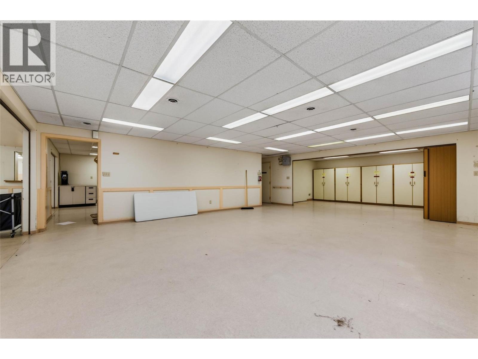905-909 Gordon Street Property Photo 21
