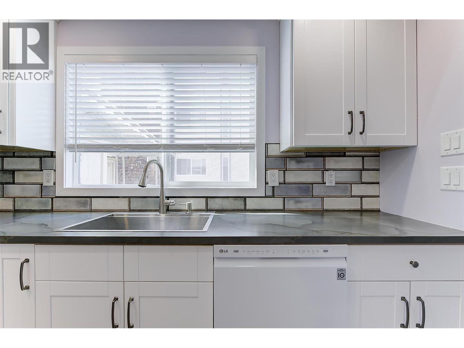625 Rowcliffe Avenue Unit# 101 Property Photo 8