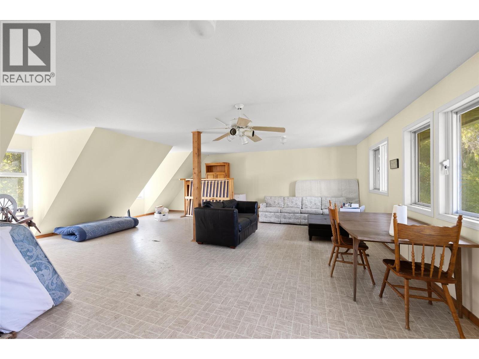 7001 Learmouth Road Property Photo 49