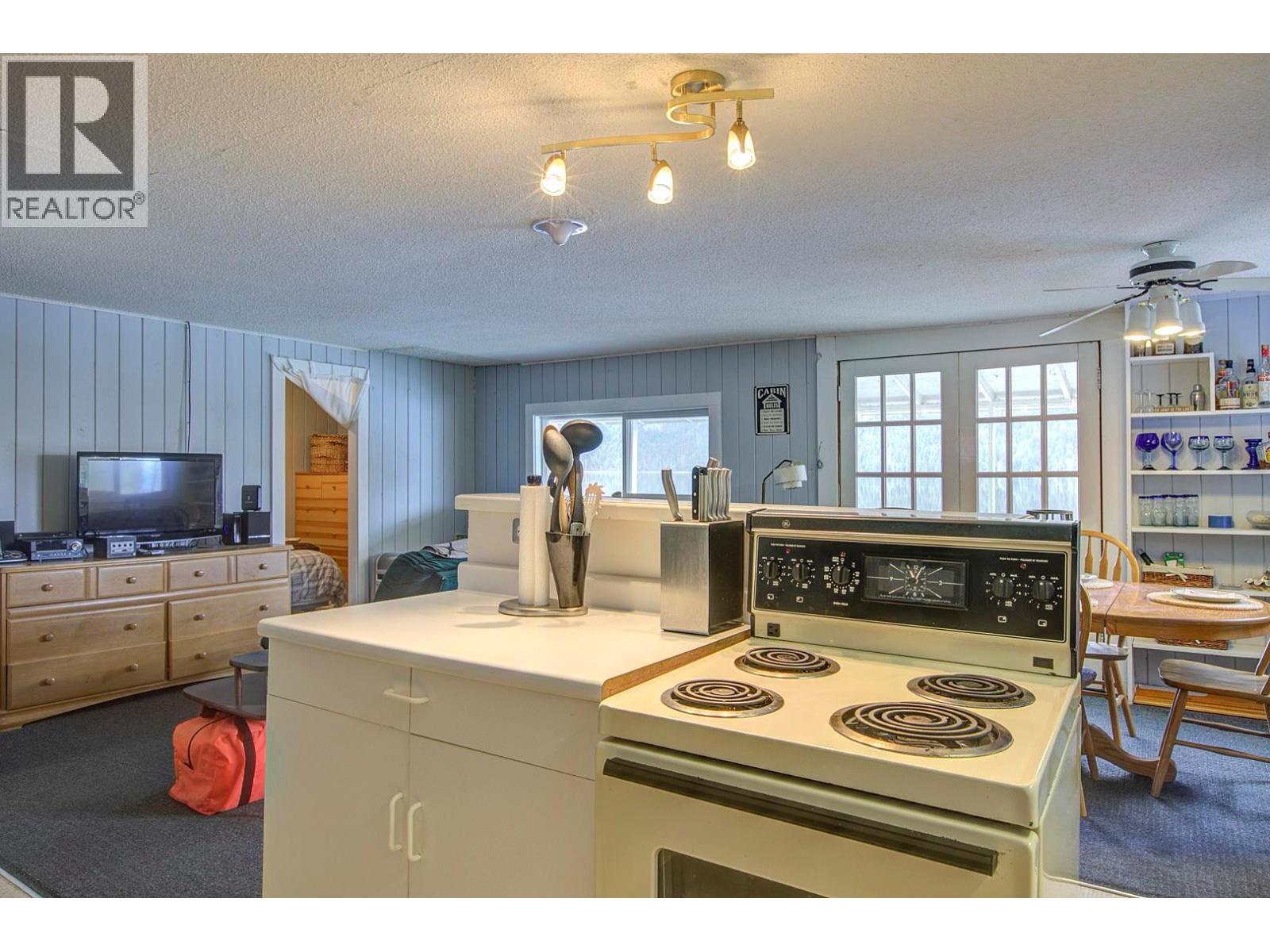 3602 Mabel Lake Road Unit# 5 Property Photo 14