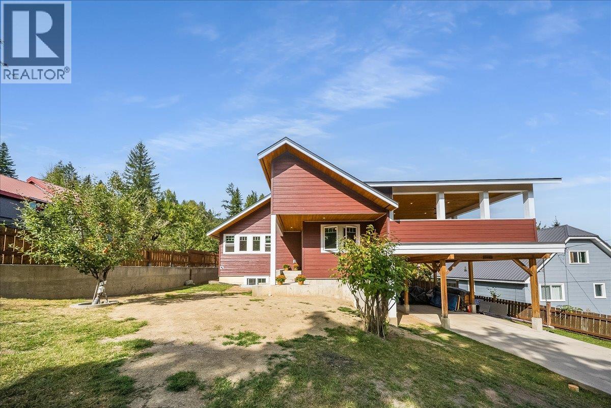 2460 Fourth Avenue Property Photo