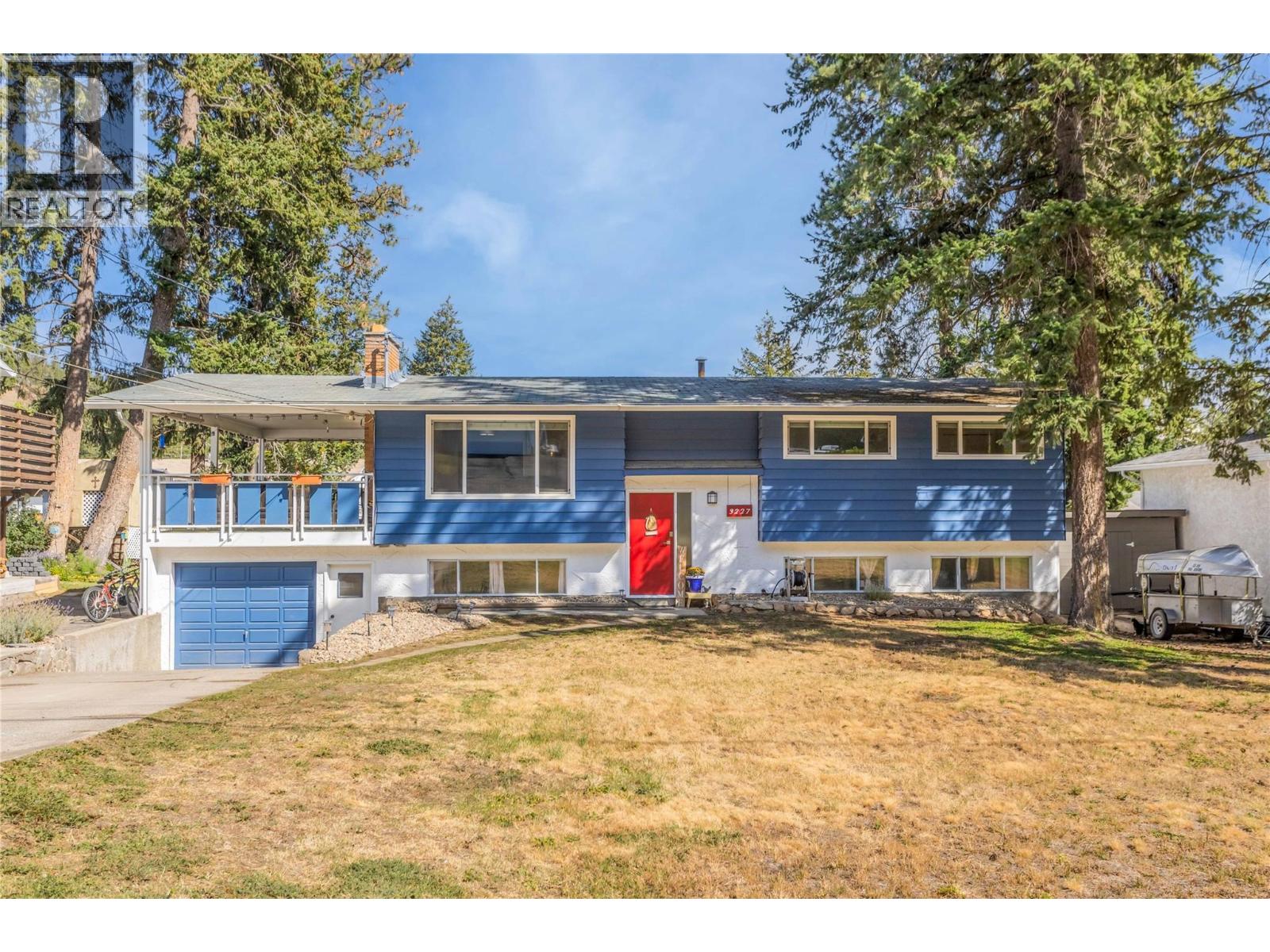 3227 McIver Road Property Photo 1