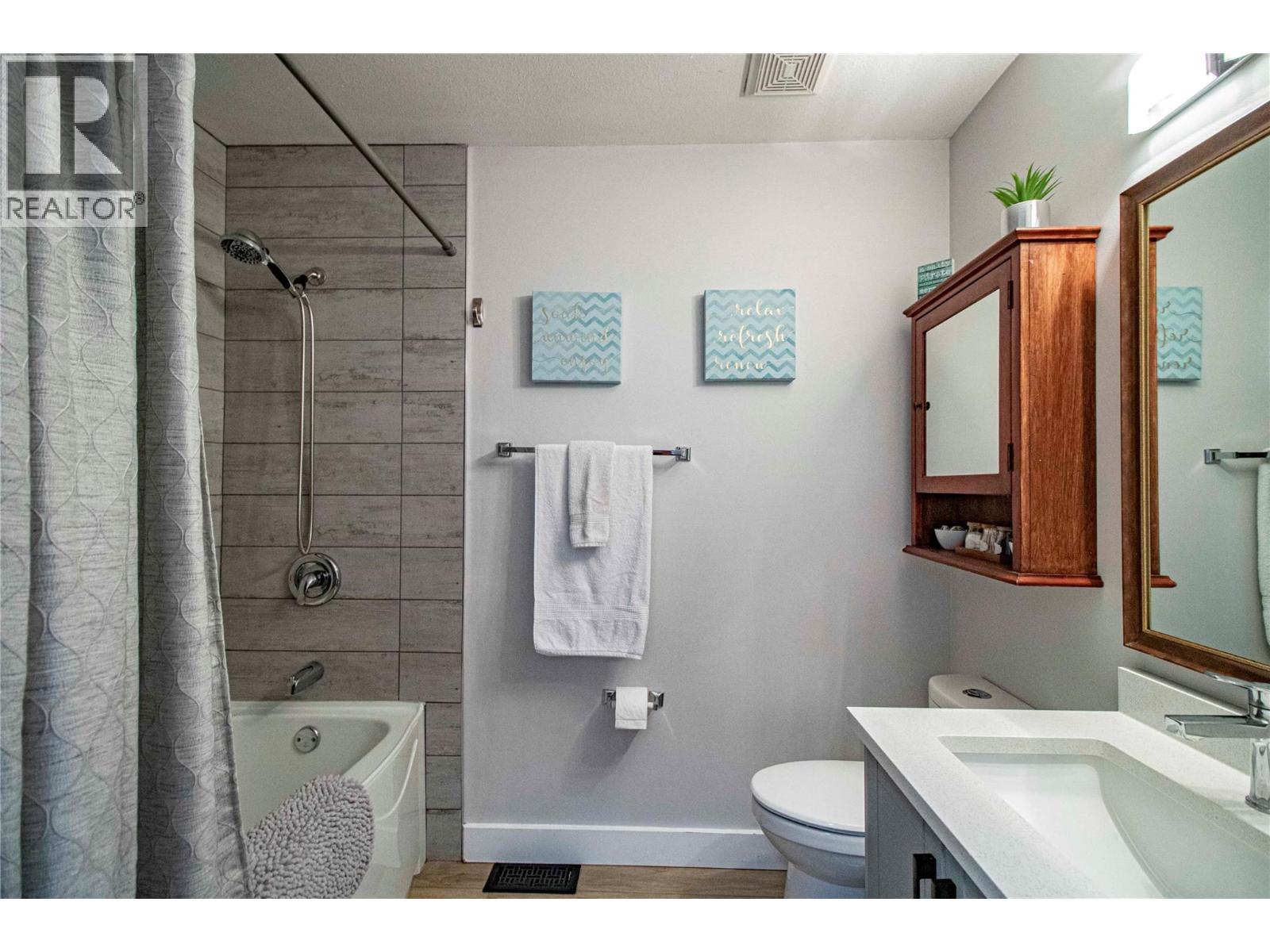 1605 Carmi Avenue Property Photo 14