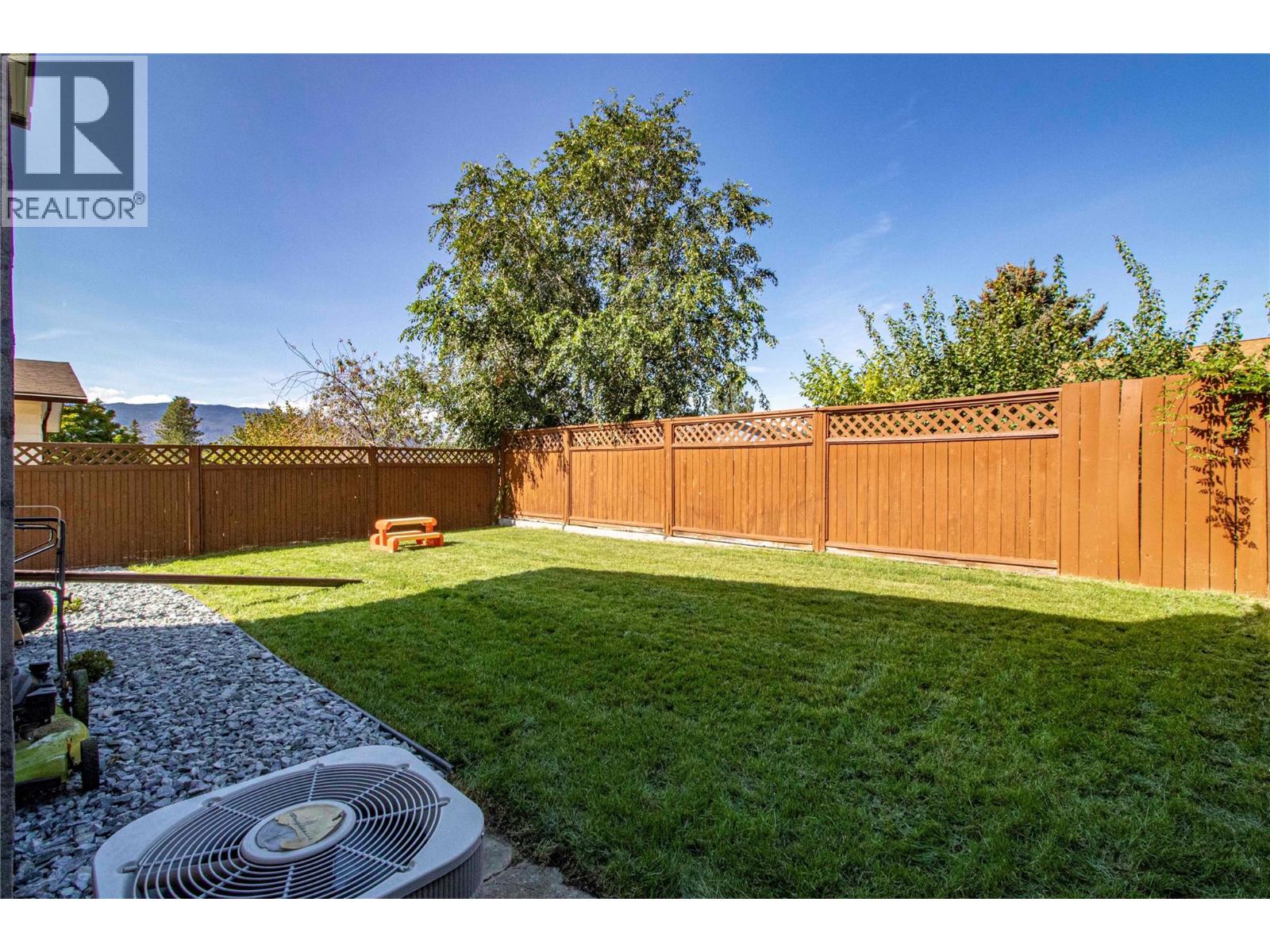 1605 Carmi Avenue Property Photo 21