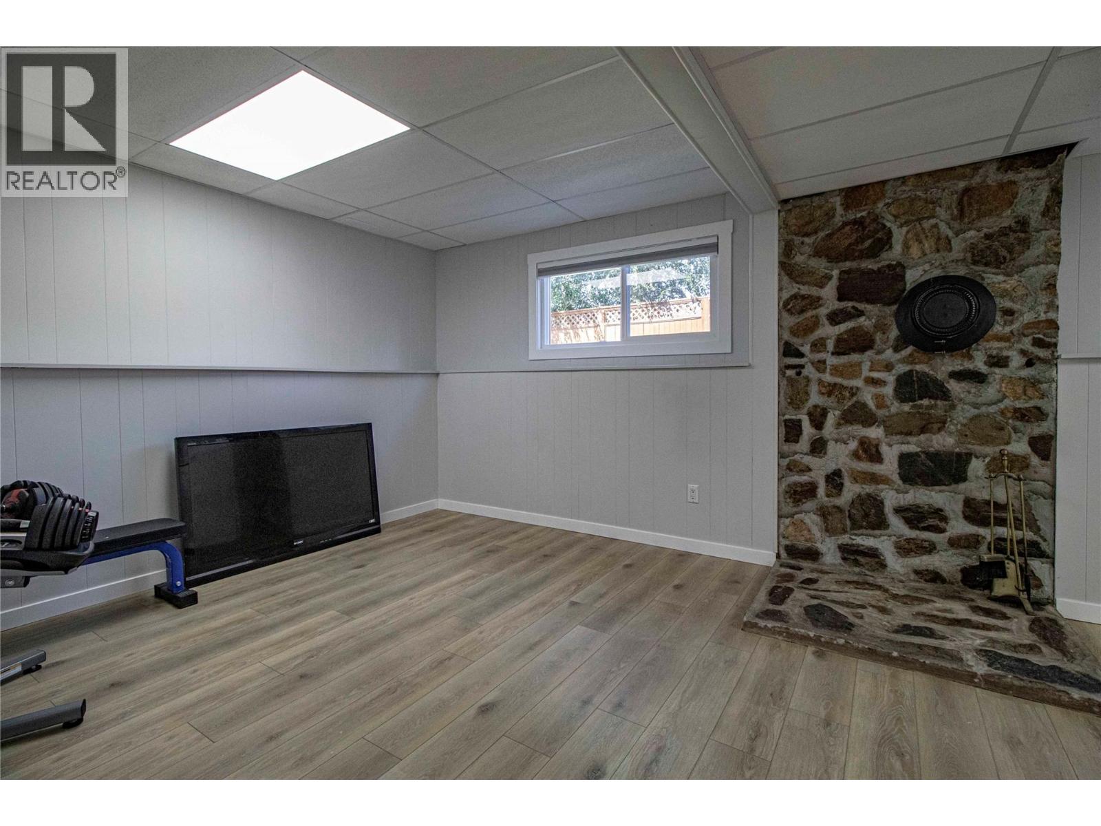 1605 Carmi Avenue Property Photo 23