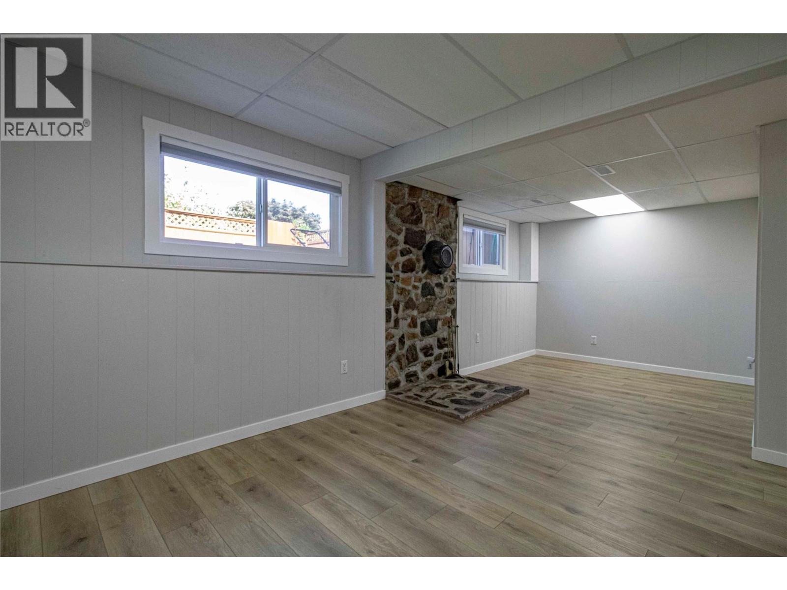 1605 Carmi Avenue Property Photo 24