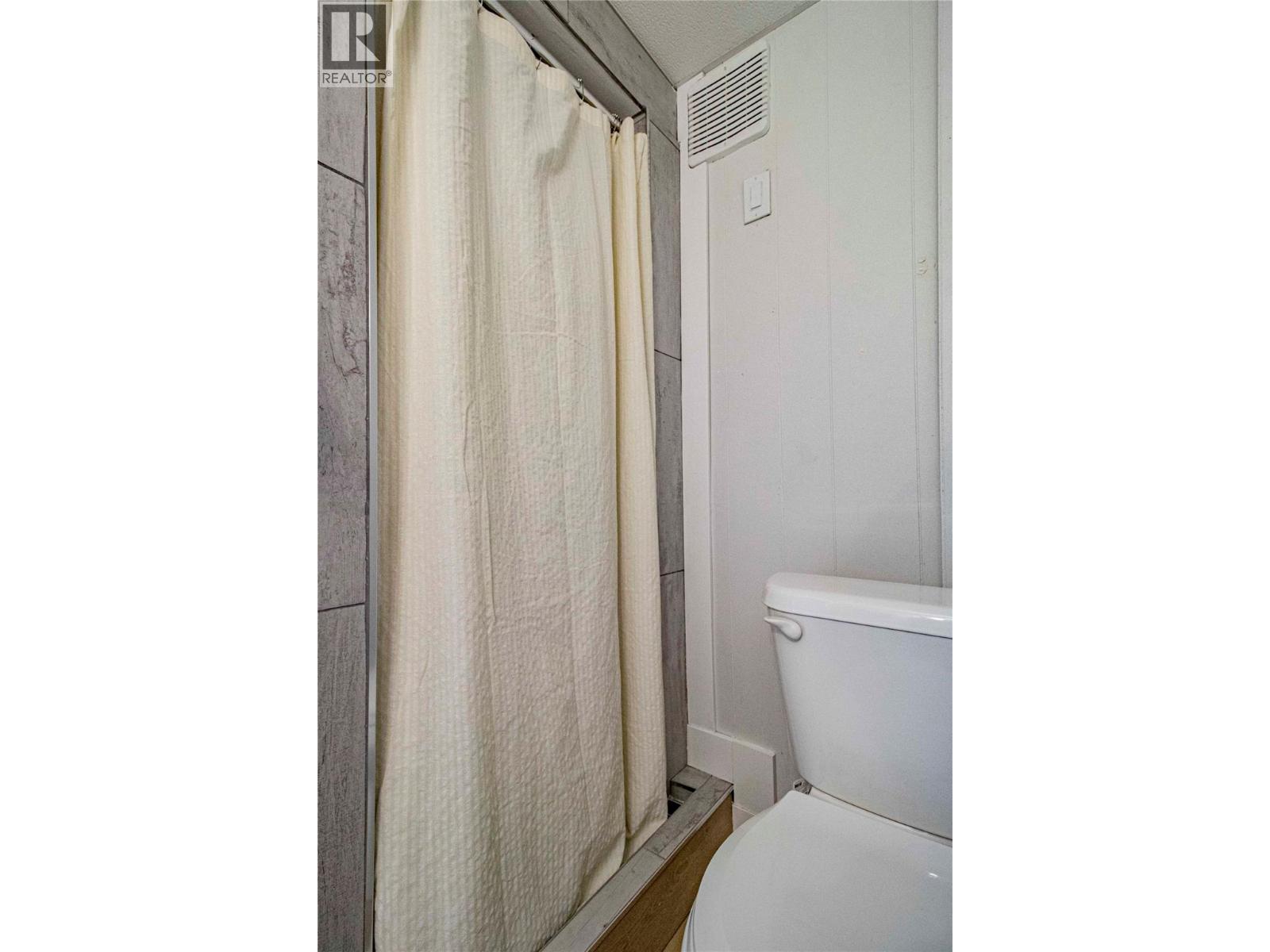 1605 Carmi Avenue Property Photo 27