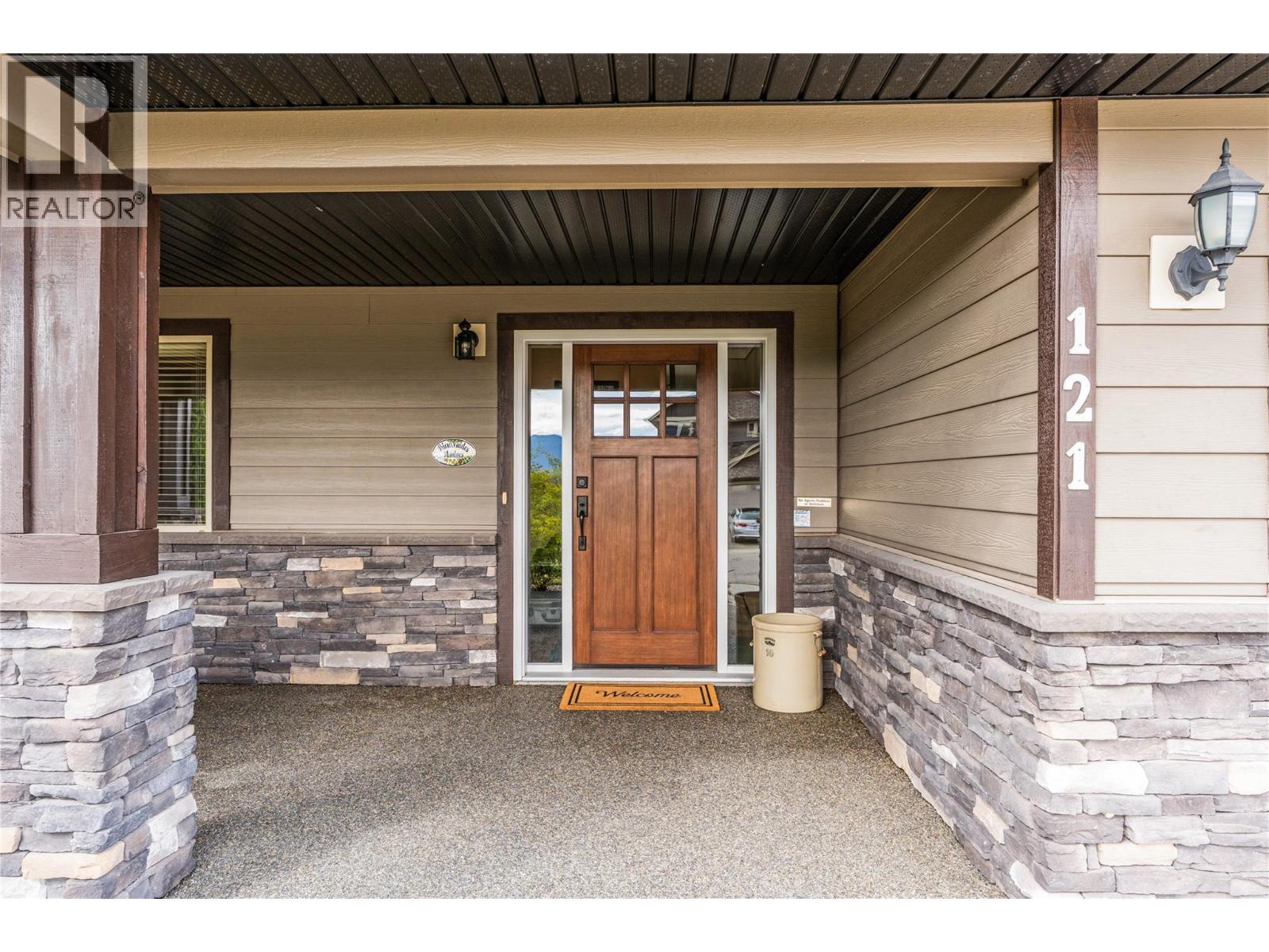 121 Blackcomb Court Property Photo 3