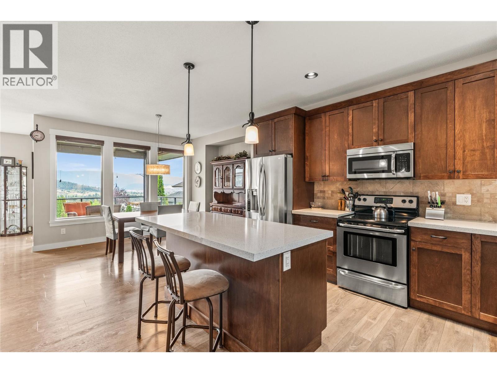 121 Blackcomb Court Property Photo 8