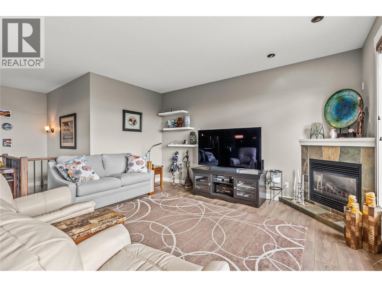 121 Blackcomb Court Property Photo 14