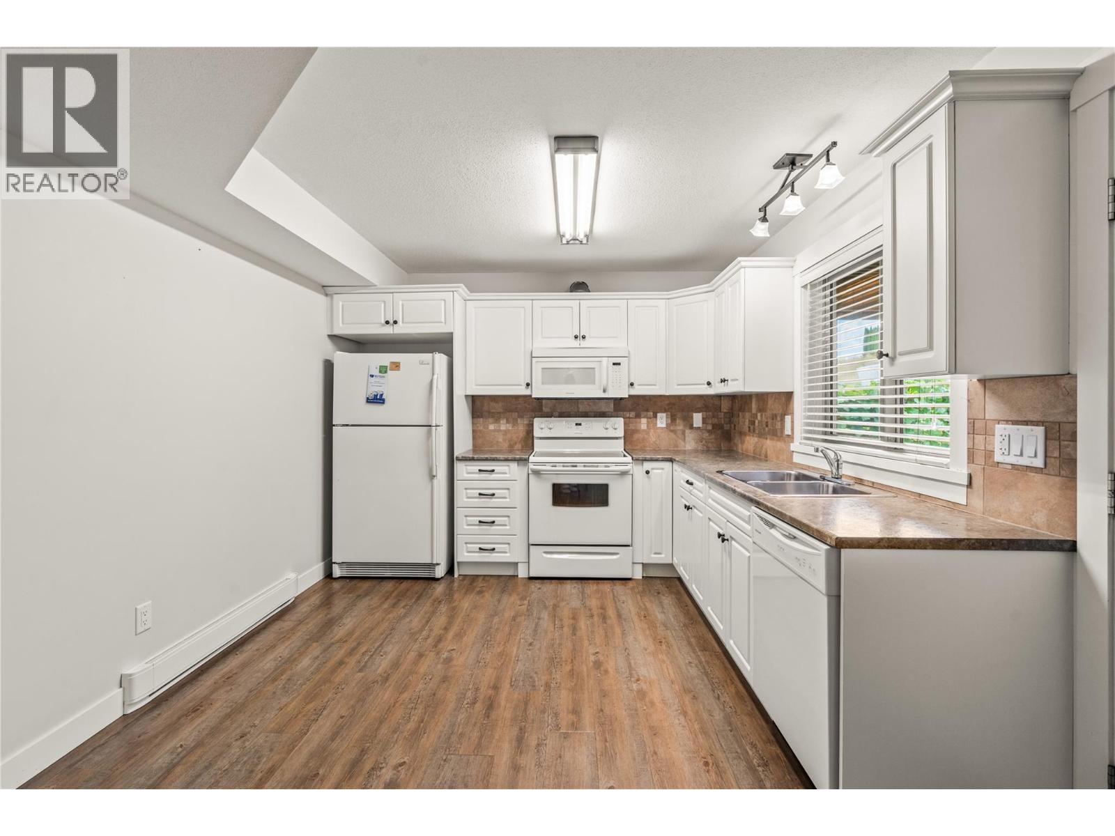 121 Blackcomb Court Property Photo 33
