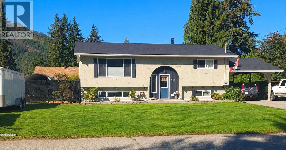 606 Gillis Avenue Property Photo 1