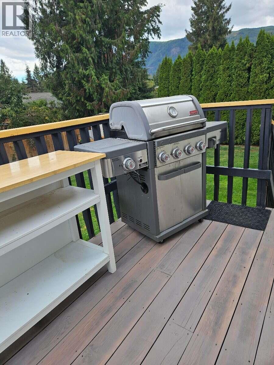 606 Gillis Avenue Property Photo 6