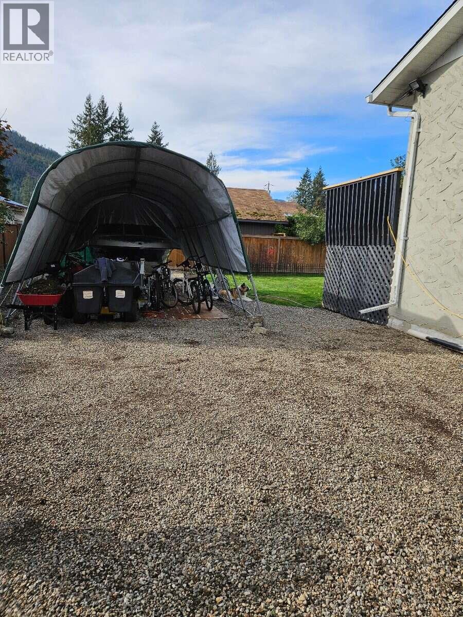 606 Gillis Avenue Property Photo 42
