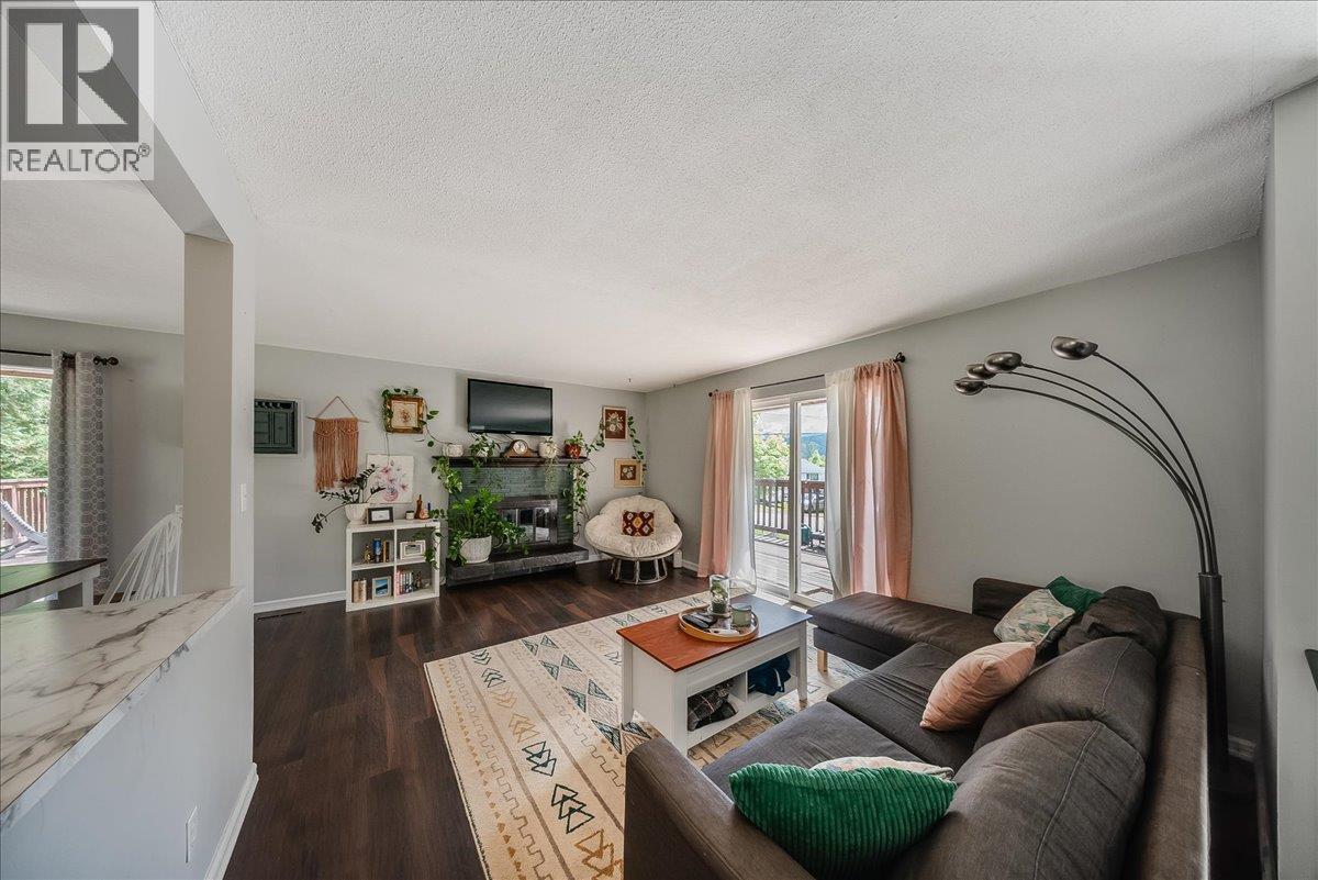 1106 Clarke Road Property Photo 4