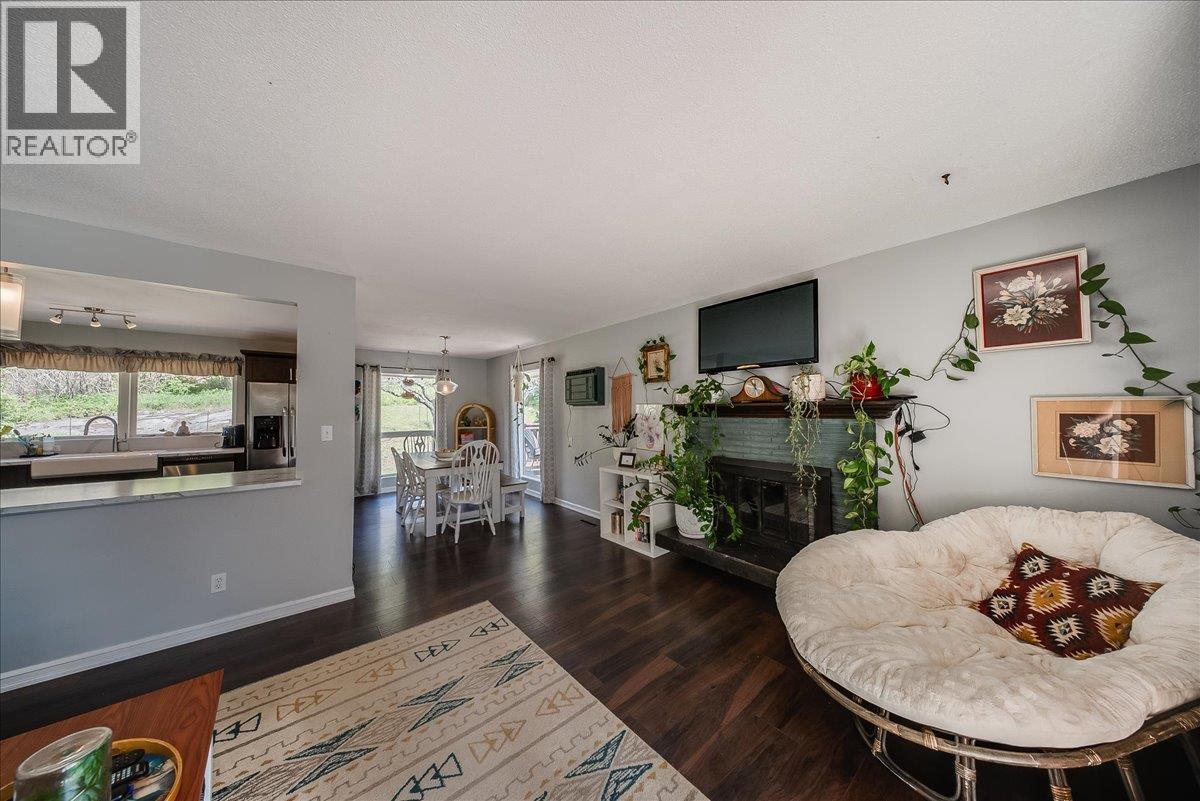1106 Clarke Road Property Photo 5