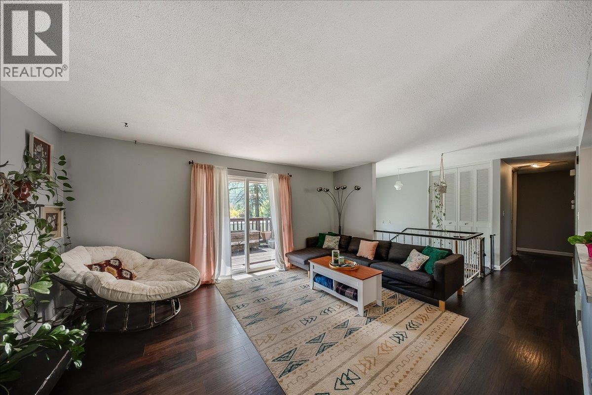 1106 Clarke Road Property Photo 7