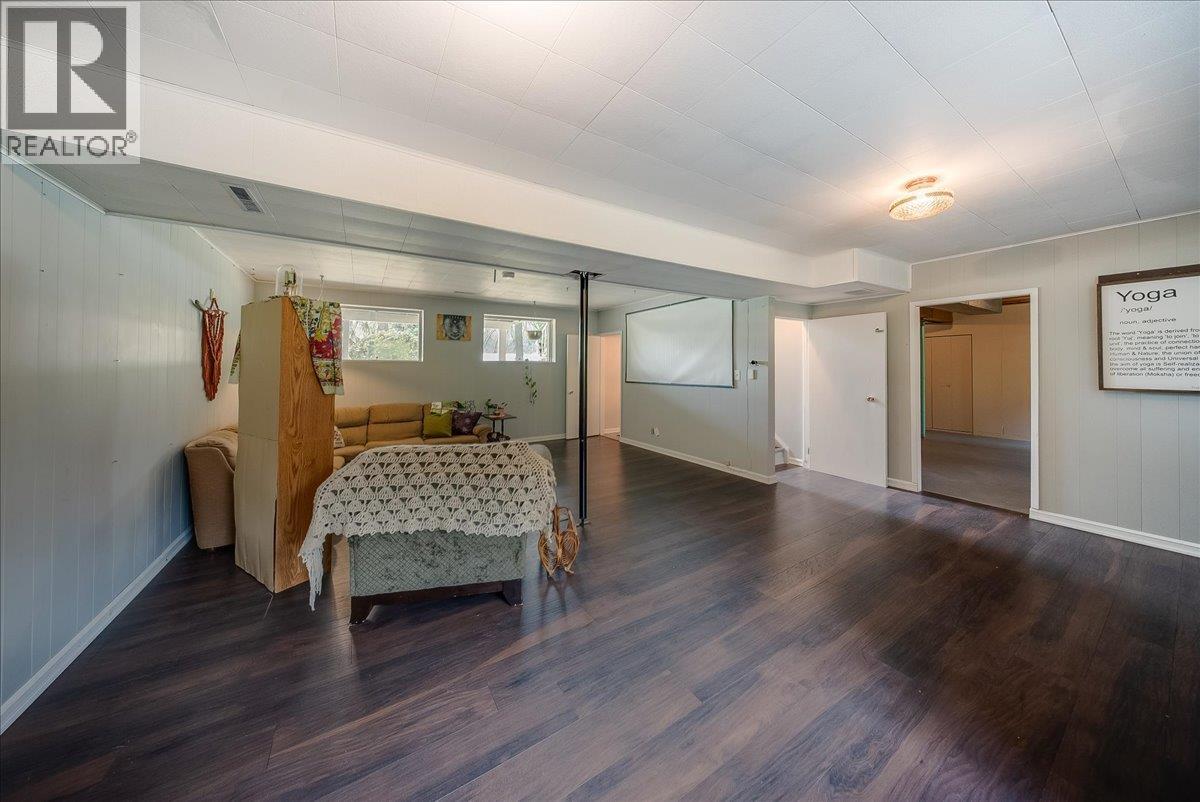 1106 Clarke Road Property Photo 32