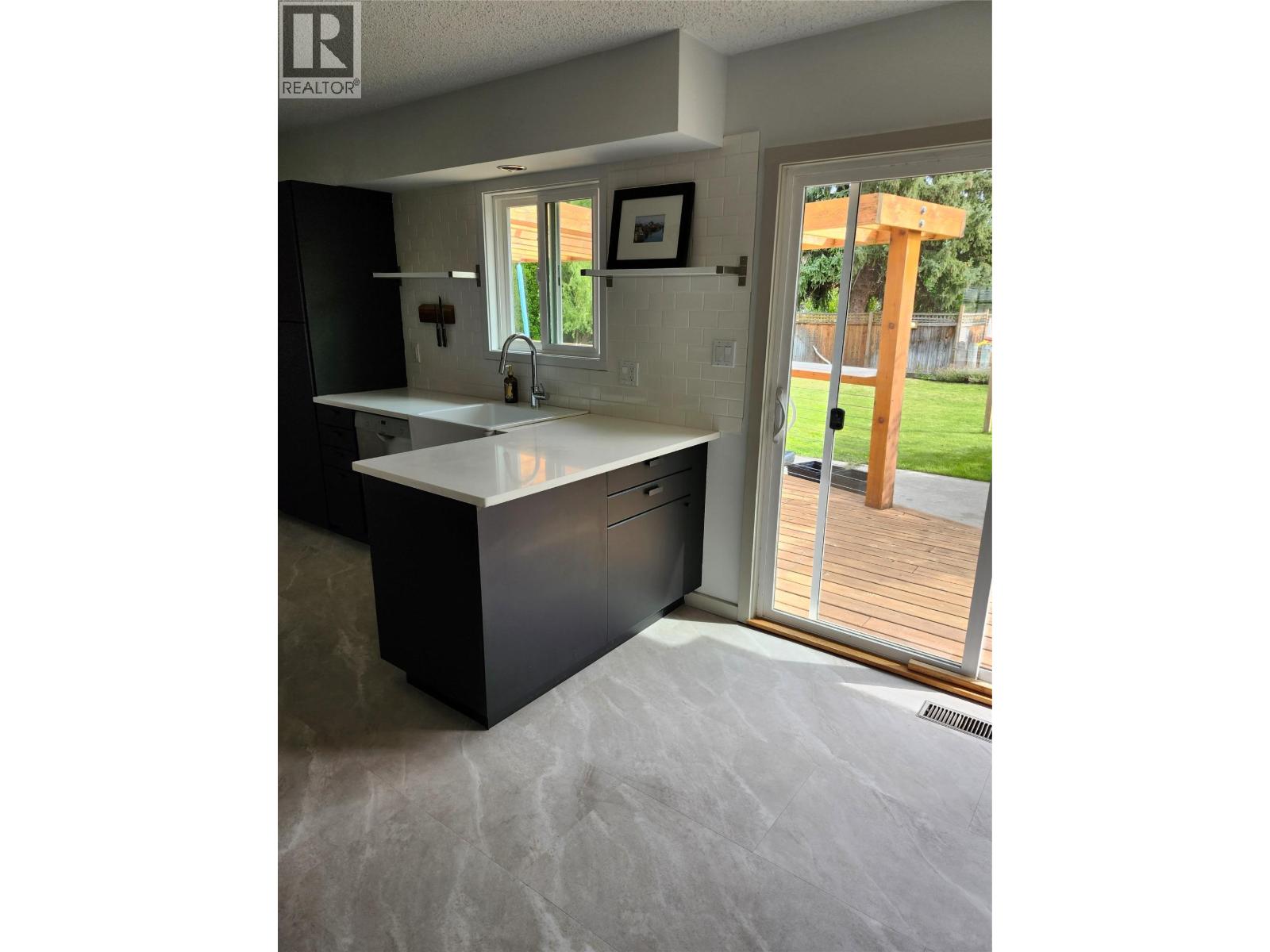 12261 Saunders Crescent Property Photo 15