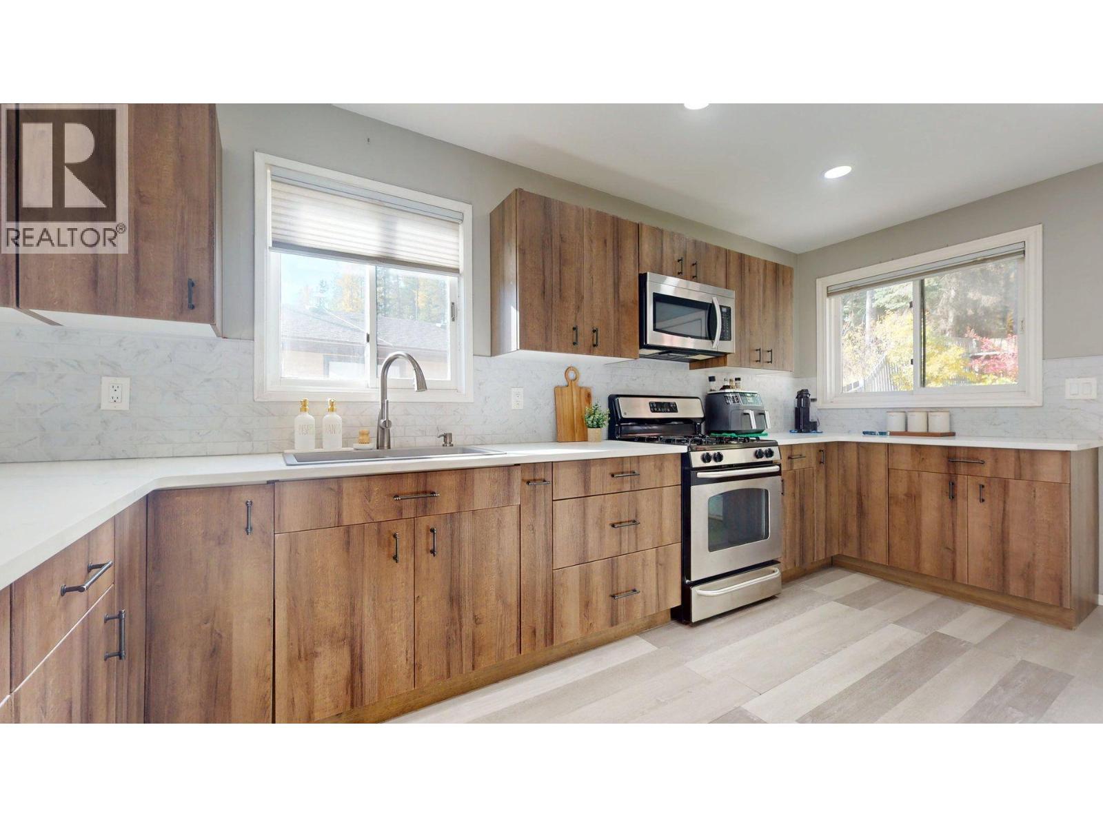 1237 Pinyon Road Property Photo 2