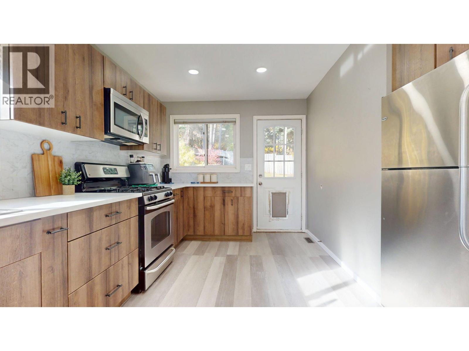 1237 Pinyon Road Property Photo 3