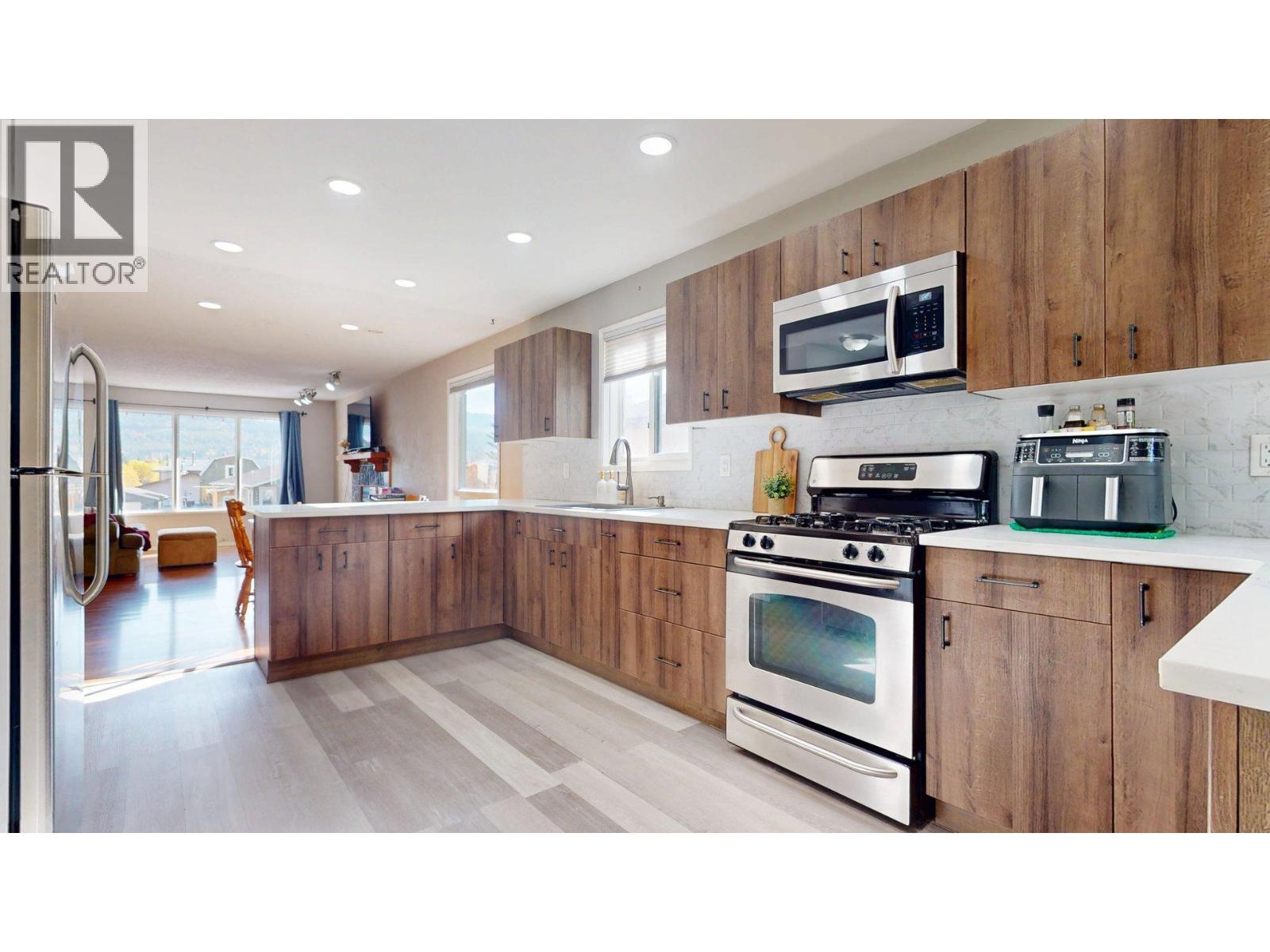 1237 Pinyon Road Property Photo 4