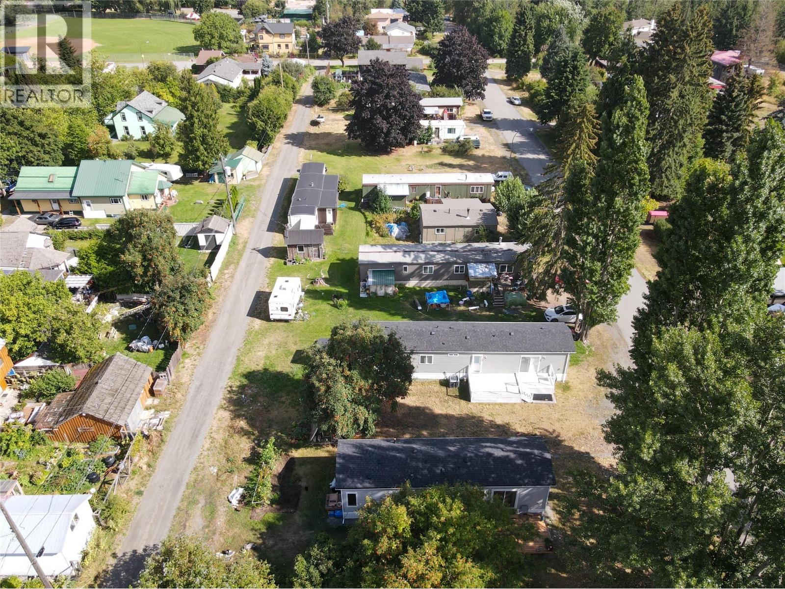 244 E Avenue Property Photo 2