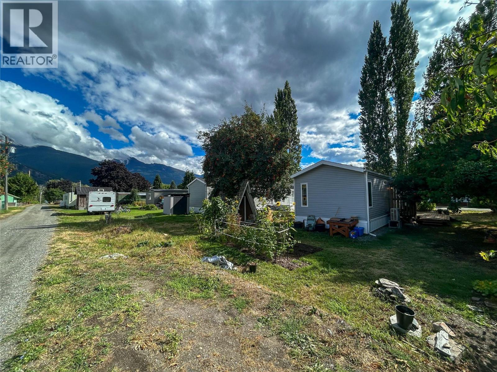 244 E Avenue Property Photo 25