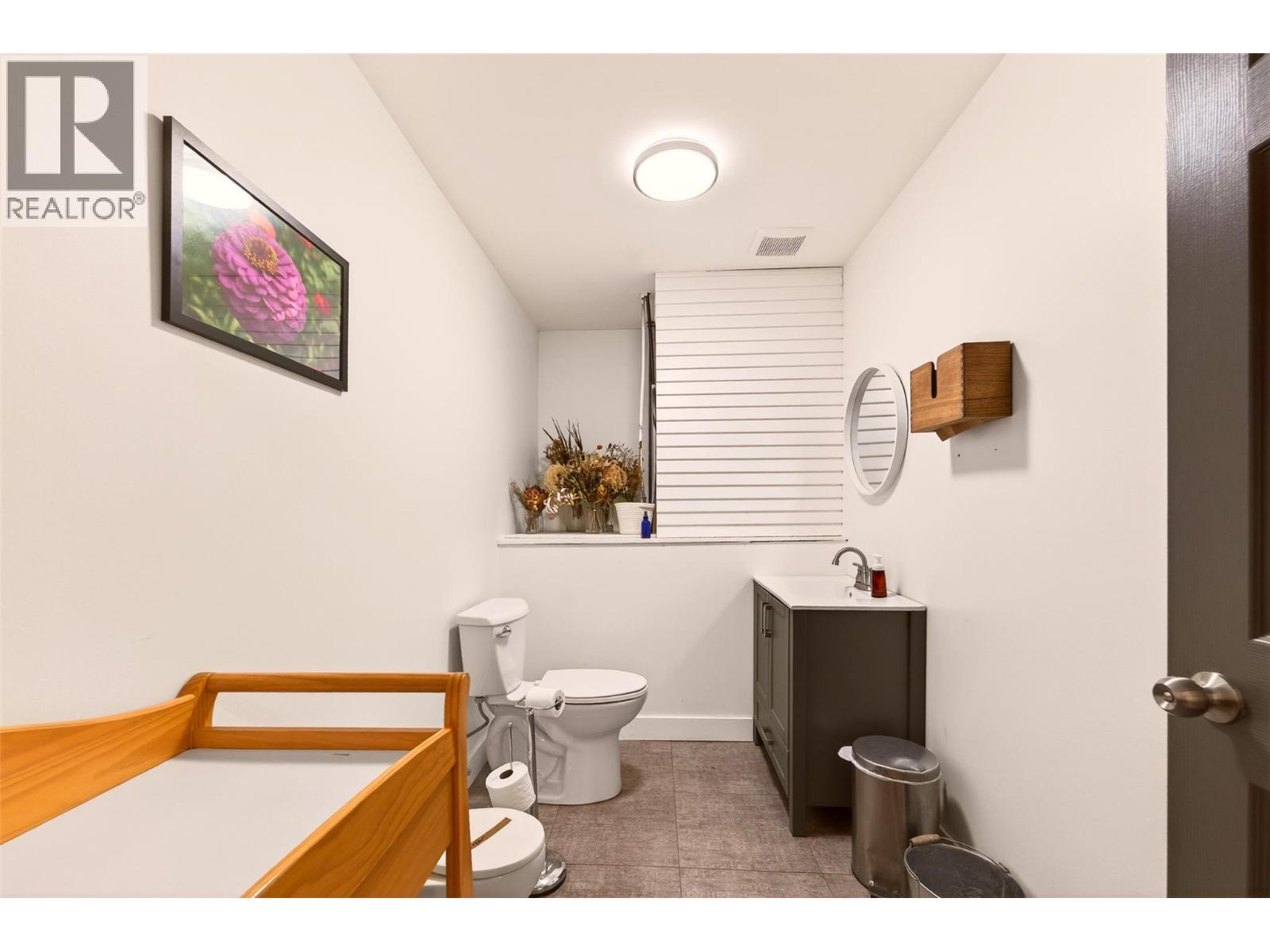 636 Baker Street Property Photo 17