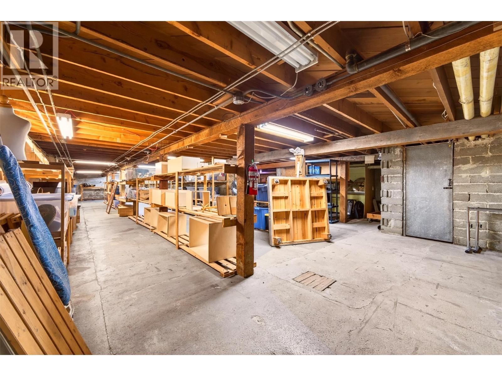 636 Baker Street Property Photo 18