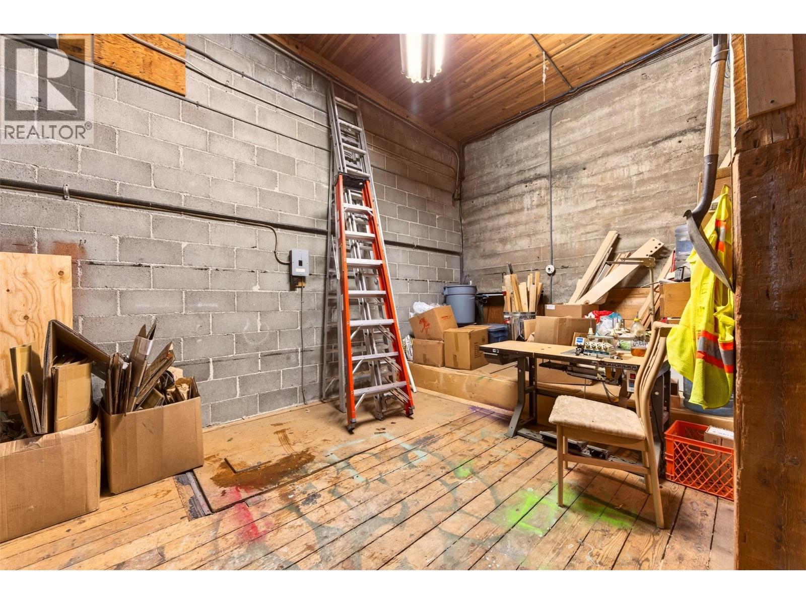 636 Baker Street Property Photo 27