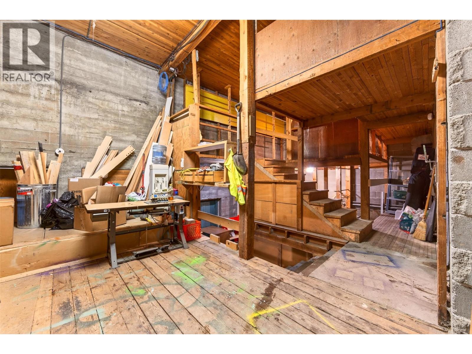 636 Baker Street Property Photo 29
