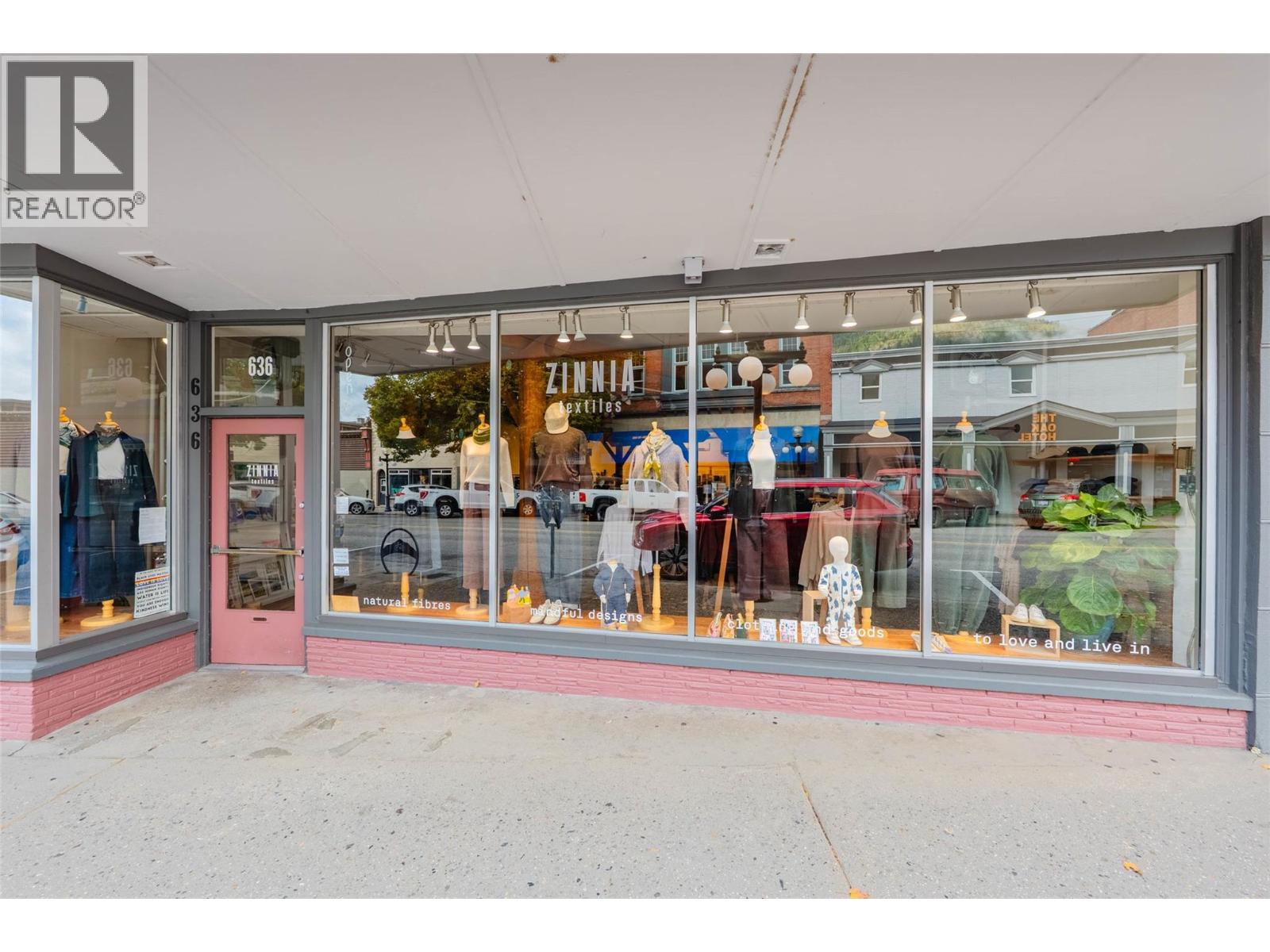 636 Baker Street Property Photo 33