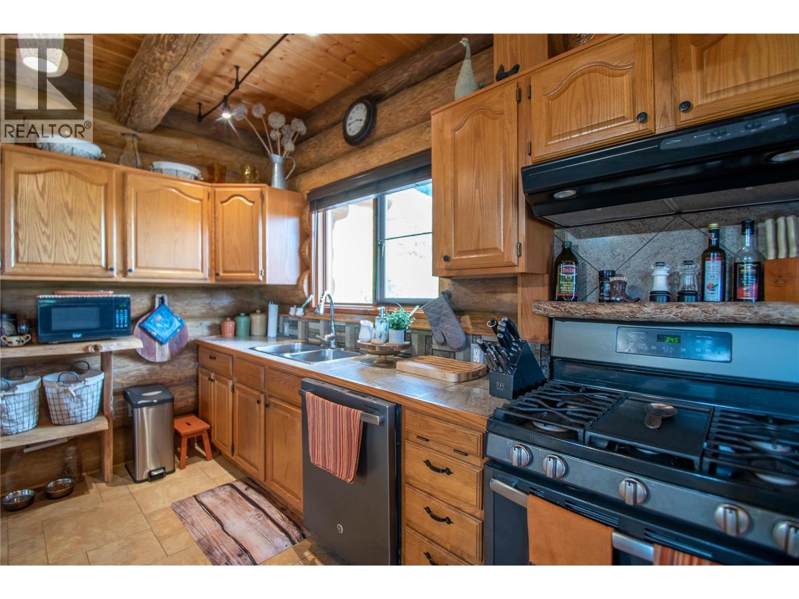 1225 Round Lake Road Property Photo 11